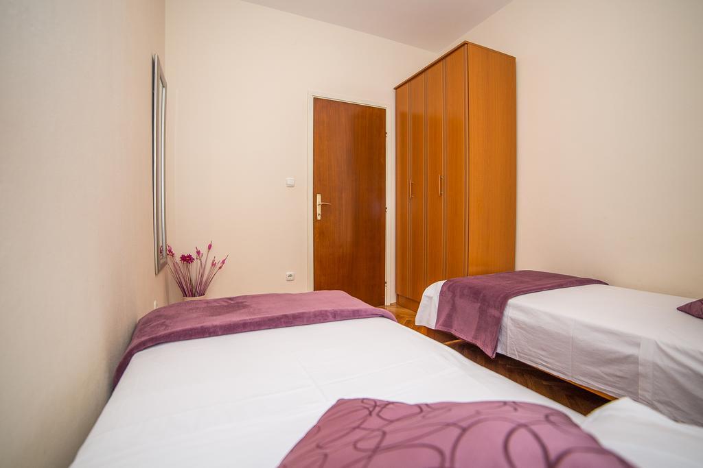 Apartments Maja Dugi Rat Kültér fotó