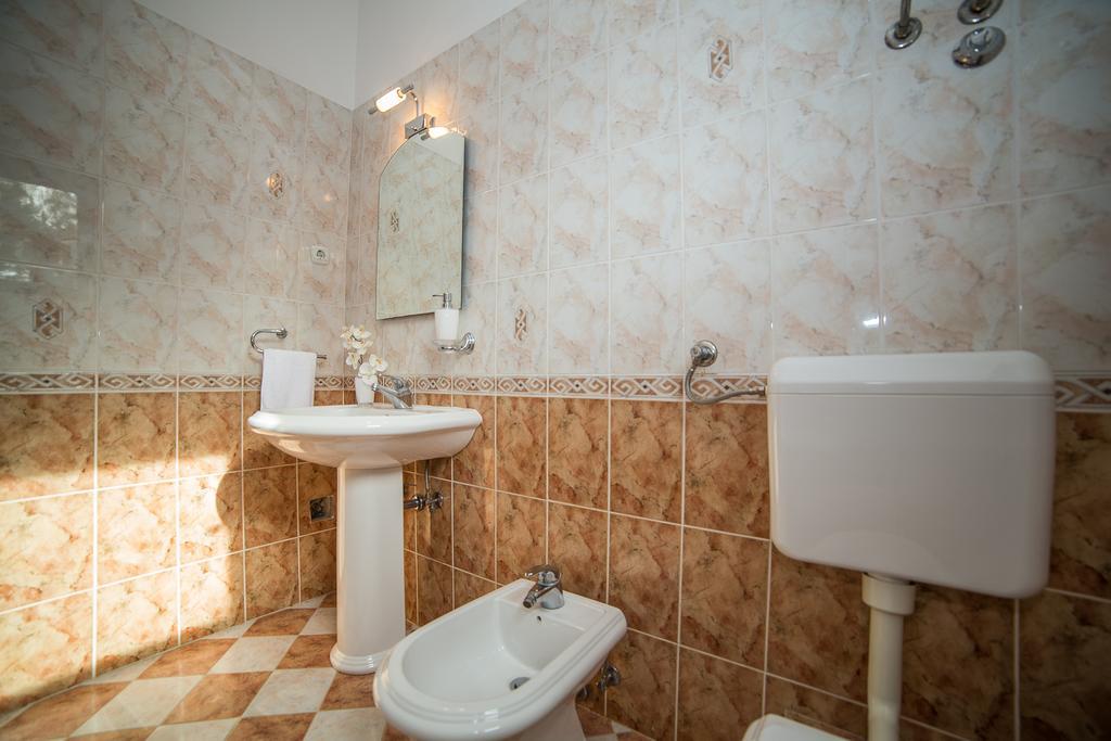 Apartments Maja Dugi Rat Kültér fotó