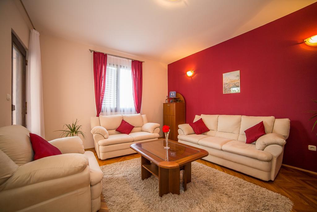 Apartments Maja Dugi Rat Kültér fotó
