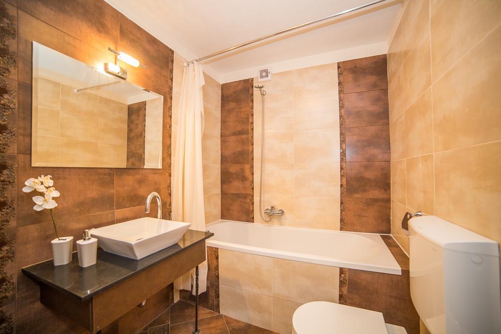 Apartments Maja Dugi Rat Kültér fotó