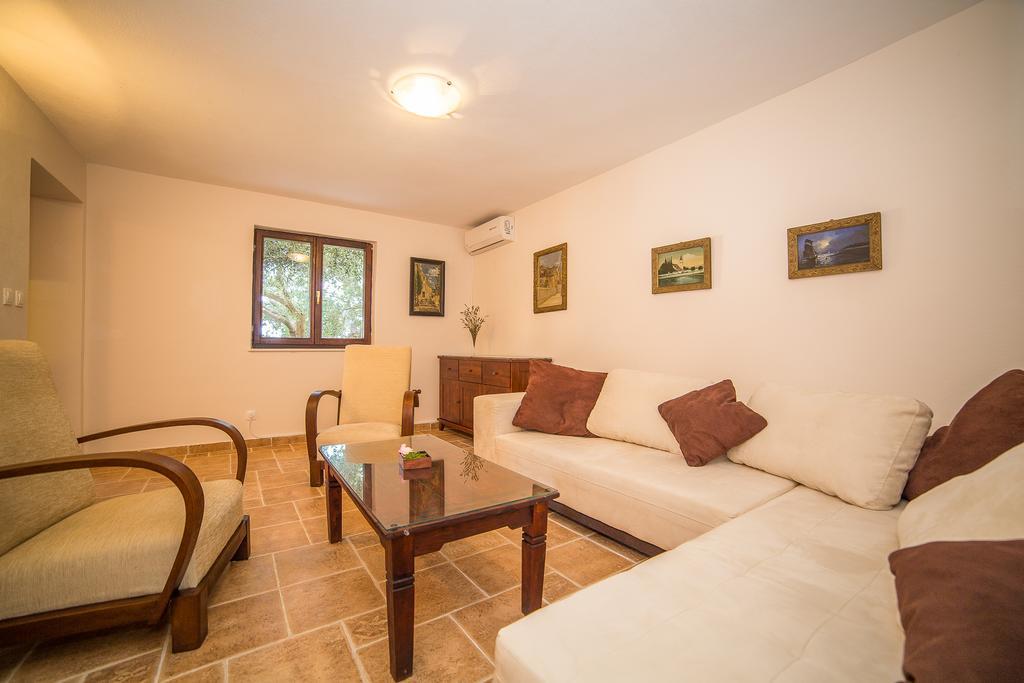 Apartments Maja Dugi Rat Kültér fotó